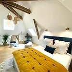 La Maison De Reina לינה וארוחת בוקר