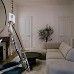 לינה וארוחת בוקר La Maison De Reina
