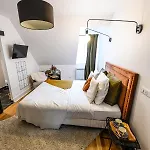 La Maison De Reina