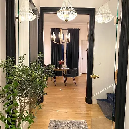 La Maison De Reina 4*