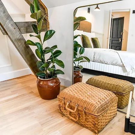 La Maison De Reina Bed & Breakfast