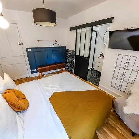 La Maison De Reina Bed & Breakfast 2*