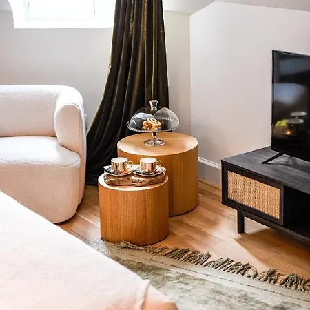 La Maison De Reina Bed & Breakfast 4*