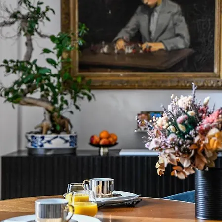 La Maison De Reina Bed & Breakfast 4*