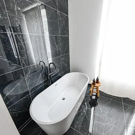 La Maison De Reina 4* Troyes