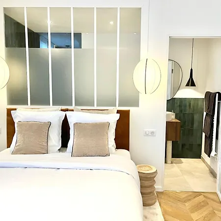 La Maison De Reina Bed & Breakfast 2*