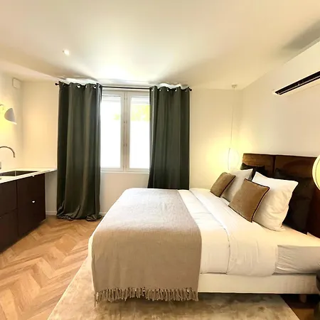 La Maison De Reina 2*