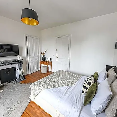 Bed & Breakfast La Maison De Reina Troyes