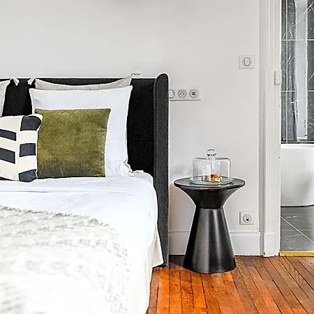 Bed & Breakfast La Maison De Reina 4*