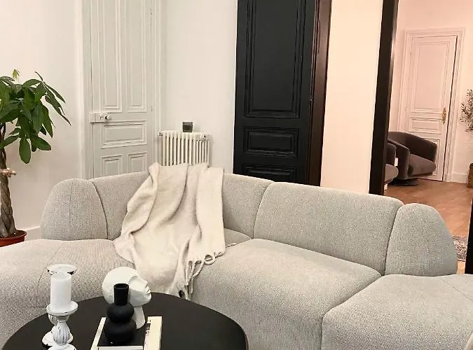 La Maison De Reina Bed & Breakfast 4*