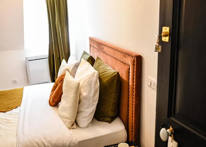 La Maison De Reina Bed & Breakfast Troyes