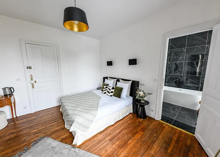 La Maison De Reina Bed & Breakfast 4*