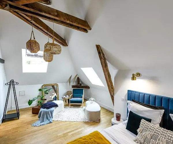 Bed & Breakfast La Maison De Reina 4*